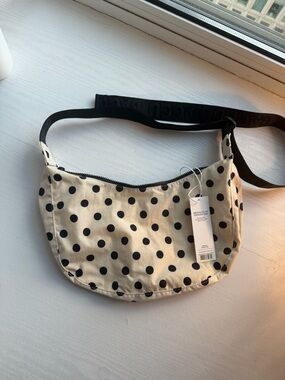 NWT Baggu medium crescent bag polka dot
